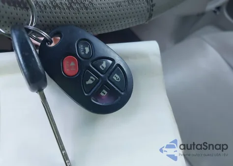 2011 Toyota Sienna Xle V6 z USA, uszkodzony, nr VIN 5TDYK3DC2BS074975